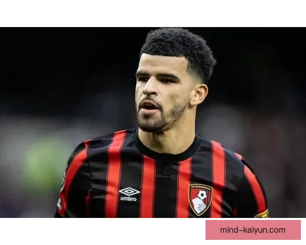 英格兰青年欧冠展现潜力球员，表现稳健引人关注